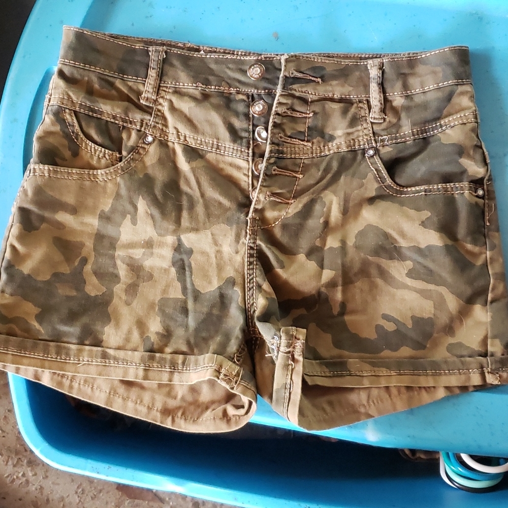 Shorts - Picture 2 of 2